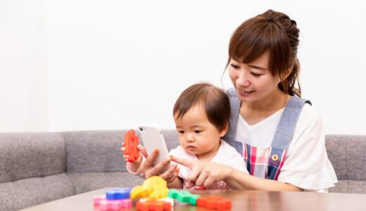 子育てにスマホを使うことへの罪悪感。スマホを子守り代わりに使うのはいけないこと？